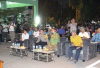 Serius: Camat Bekasi Timur saat menyaksikan debat publik Pilwakot Bekasi 2018.
