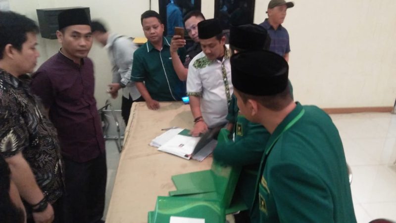 Serahkan: Bacaleg DPC PPP Kab Bekasi  serahkan berkas dan kelengkapan untuk Pileg 2018