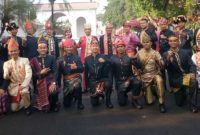 Paspampres pakai baju adat pada HUT RI ke-73 di Istana Negara. 