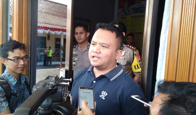 Anggota QR Sat Sabhara Polres Cirebon Kota, Brigadir Angga Dwi Turangga, jadi korban penganiyaan orang tak dikenal, Senin (20/8), 