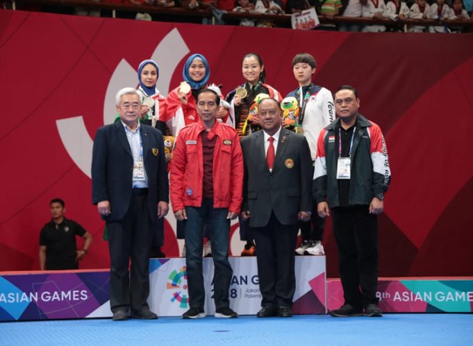 residen Republik Indonesia Joko Widodo (Jokowi) ikut bahagia dengan torehan prestasi yang berhasil diukir Defia. 