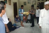 Polisi mendatangi rumah pimpinan Sunda Wiwitan kerjaan Ubur-ubur di Kota Serang.
