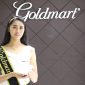 Salah satu Model memperlihatkan Produk Goldmart.