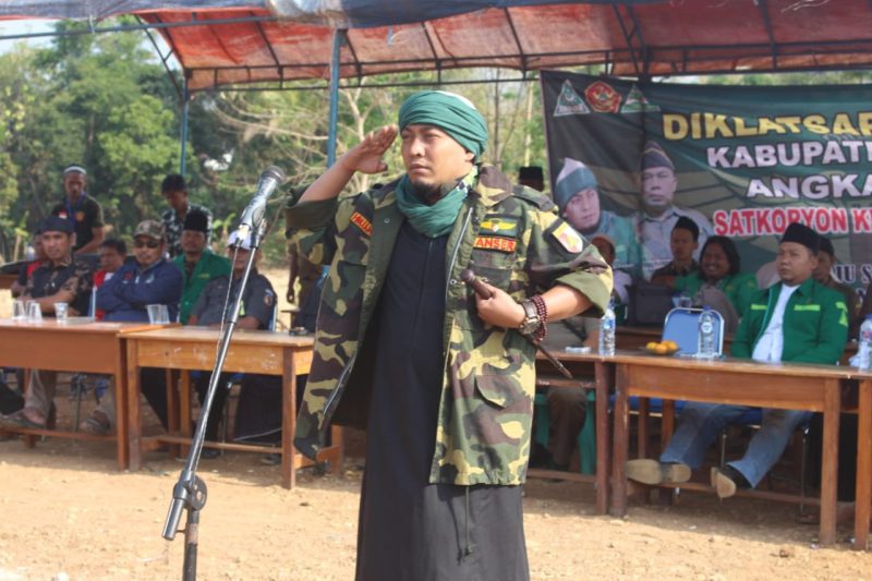Ustad Ujang Bustomi.