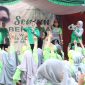 Dominasi Hijau: Dra. Hj. Wardatul Asriah (Calon Anggota DPR RI Dapil 7) yang meliputi (Kabupaten Bekasi,Purwakarta dan Karawang)  menyambut para peserta senam sehat bugar di halaman Ex Rumah Makan Gazebo, Cibuntu-Cbitung, Kabupaten Bekasi, Minggu pagi (11/11/2018).