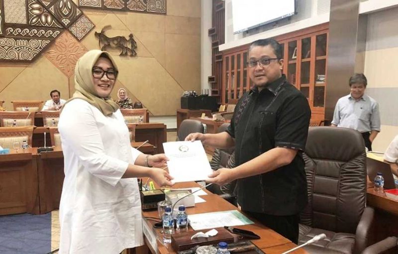 Putih Sari merupakan Anggota DPR RI Komisi IX yang juga Caleg DPR RI Partai Gerindra Dapil Jabar VII (Kabupaten Bekasi, Karawang & Purwakarta).