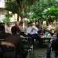 Coffe Morning: Walikota Bekasi saat berdiskusi dengan para awak media.