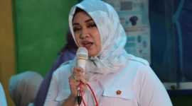 Putih Sari adalah Anggota DPR RI Komisi IX dan sekaligus Caleg DPR RI Partai Gerindra Dapil Jabar VII (Kabupaten Bekasi, Karawang & Purwakarta).