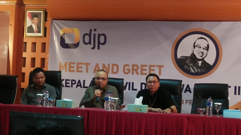 Meet And Greet: Kepala Kanwil DJP Jawa Barat II, Yoyok Satiotomo (tengah) bersama para pejabat DJP Jawa Barat II di Kanwil DJP Jawa Barat II, Jalan Ahmad Yani, Bekasi Selatan, Kota Bekasi.
