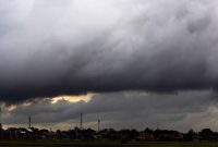 ilustrasi foto angin puting beliung.