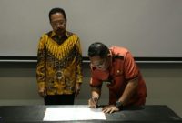 Plt Bupati Bekasi tandatangani perjanjian kinerja. 