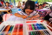 Ilustrasi lomba mewarnai.