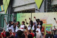 Minggu Pagi: Para peserta senam Tebar Pesona sangat bersemangat mengikutinya. 