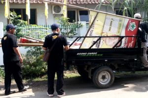 Penertiban APK di Haurgeulis