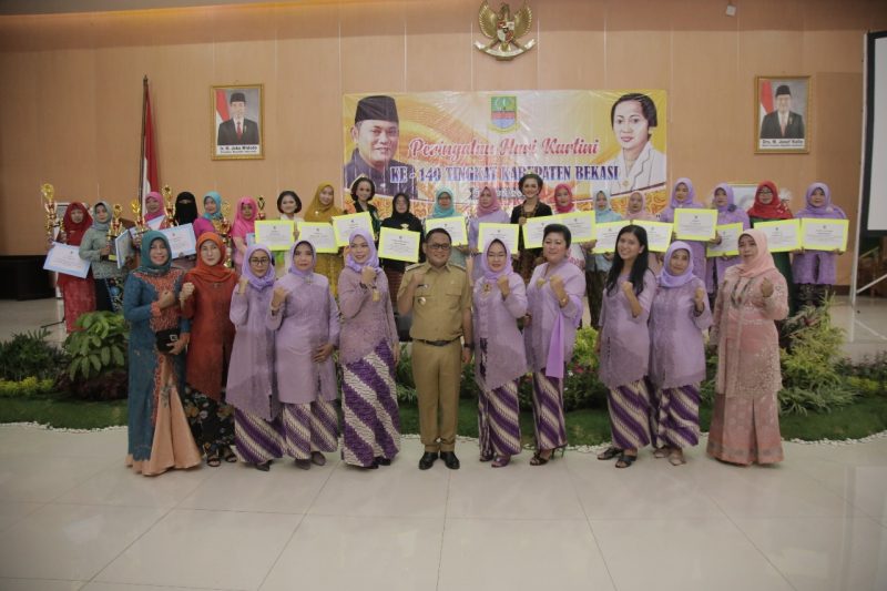 Pemerintah Kabupaten Bekasi menggelar Puncak Peringatan Hari Kartini yang ke-140 tahun, di Gedung Wibawa Mukti, Desa Sukamahi, Kecamatan Cikarang Pusat, pada Senin (22/4/2019).