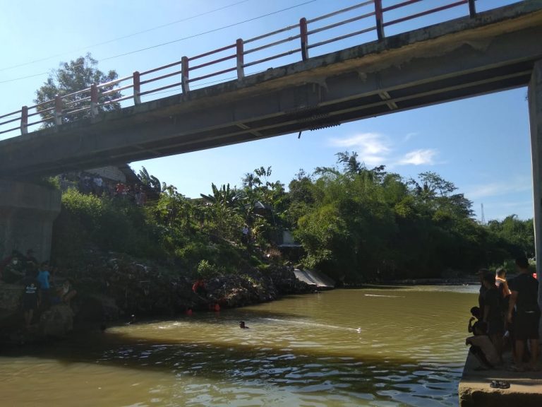 Jembatan Caruy
