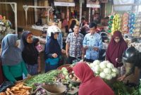 foto pasar kuniungan.