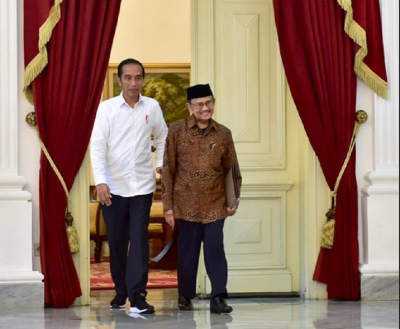 Presiden Jokowi dan Presiden ke-3 BJ Habibie
