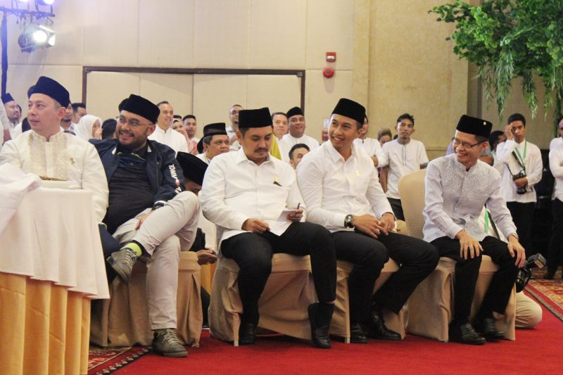 Caption Foto : Kiri ke kanan: Sekjen HIPMI Pria Djan; Ketua Steering Committee MUNAS XVI HIPMI Anggawira; Bakal Calon Ketua Umum BPP HIPMI Periode 2019-2022: Mardani H. Maming, Bagas Adhadirgha, Ajib Hamdani.