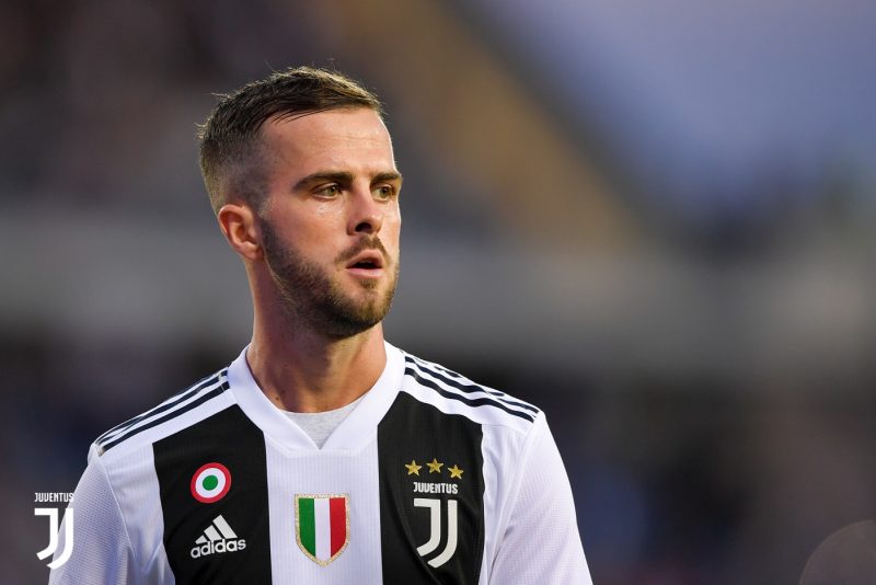 EMPOLI, ITALY - OCTOBER 28:  Juventus player Miralem Pjanic during the Serie A match between Empoli and Juventus at Stadio Carlo Castellani on October 28, 2018 in Empoli, Italy.  (Photo by Daniele Badolato - Juventus FC/Juventus FC via Getty Images)