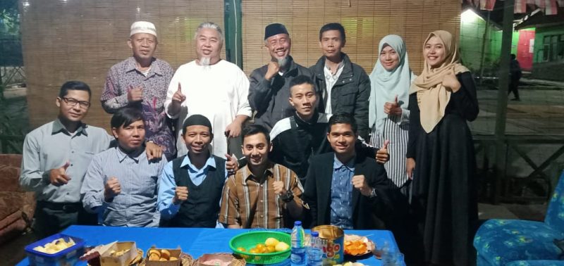Foto bersama saat Ponpes Sains Salman Assalam menerima kunjungan IslamicTunes.
(Dok. Istimewa)