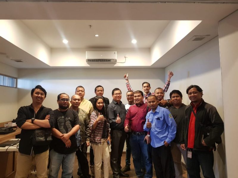 Foto Bersama: Awak media di kabupaten bekasi dan jajaran direksi jababeka residence