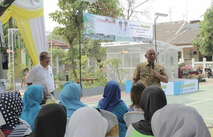 Arahan: Walikota Bekasi memberikan arahan kepada Aparatur Kecamatan Bekasi Timur.