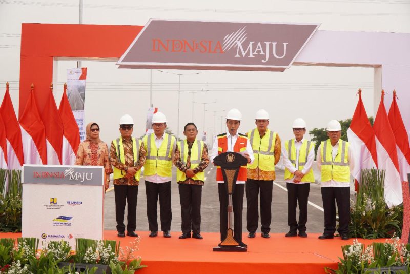 Presiden RI Joko Widodo meresmikan Jalan Tol Jakarta-Cikampek II (Elevated), tepatnya di titik KM 38, Kamis (12/12).
