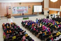 Puncak Peringatan Hari Ibu ke-91, oleh Sekretaris Daerah Kabupaten Bekasi Uju, yang berlangsung di Gedung Swatantra Wibawa Mukti, Senin (23/12). Fg: Yubunk dan Opin/ Humas
