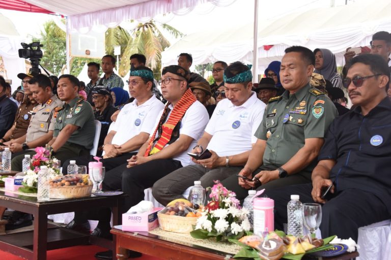 Kunjungi Indramayu, Ridwan Kamil Janji Bangun Pusat Budaya Pesisir Pantura.
