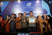 Foto : Pemerintah Kabupaten Bekasi, melalui Dinas Kearsipan dan Perpustakaan menerima penghargaan dari Arsip Nasional Republik Indonesia (ANRI), di Surakarta, Jawa Tengah, Rabu (26/2).