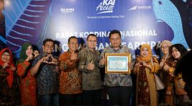 Foto : Pemerintah Kabupaten Bekasi, melalui Dinas Kearsipan dan Perpustakaan menerima penghargaan dari Arsip Nasional Republik Indonesia (ANRI), di Surakarta, Jawa Tengah, Rabu (26/2).
