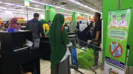 Perusahaan Retail di Bekasi Resmi Tak Keluarkan Kantong Plastik
