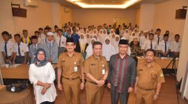 Foto : Asisten Administrasi dan Kesejahteraan Kabupaten Bekasi, Juhandi, membuka kegiatan Pembinaan Rohis di lingkungan Masjid Sekolah tingkat Kabupaten Bekasi, Senin (2/3) bertempat di Hotel Grand Cikarang, Cikarang Utara.