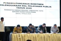 Foto : Bupati Bekasi melakukan penandatanganan komitmen Penyelenggaraan Mal Pelayanan Publik (MPP) bertempat di Kantor Kementerian PANRB, Selasa (10/3).