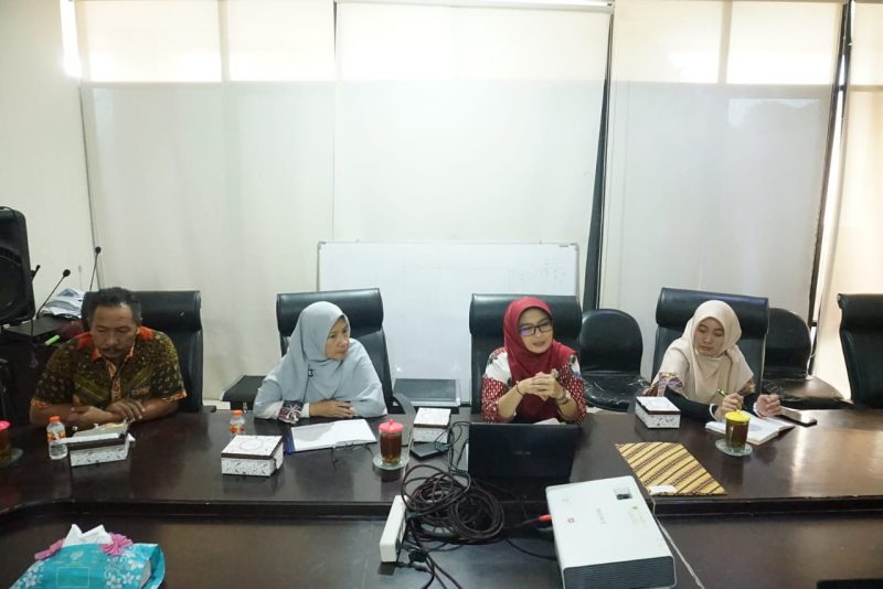 Foto : DPMPTSP Kabupaten Bekasi menerima pendampingan Tim Menpan RB terkait Perencanaan Pembangunan Mal Pelayanan Publik, pada Kamis (12/3). Bertempat di Kantor DPMPTSP dan dilanjutkan dengan Kunjungan Lapangan ke lokasi rencana MPP di Cikarang Utara.