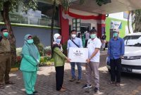 Fraksi PKS DPRD Kota Bekasi Serahkan Bantuan APD.