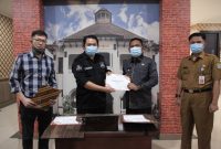 Tribata TV Divisi Humas Polri. Bantuan tersebut diterima langsung oleh Bupati Bekasi, Eka Supria Atmaja di Ruang Bupati Bekasi, Senin (22/6/20).