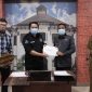 Tribata TV Divisi Humas Polri. Bantuan tersebut diterima langsung oleh Bupati Bekasi, Eka Supria Atmaja di Ruang Bupati Bekasi, Senin (22/6/20).