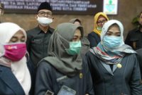 Komisi III DPRD Kota Cirebon menemukan sejumlah pelanggaran baik yang dilakukan oleh sekolah maupun Kantor Cabang Dinas (KCD) Pendidikan Wilayah X Jawa Barat. Pelanggaran itu ada dan nyata terjadi, dengan bukti valid yang sudah dipegang.