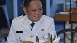 Bupati Bekasi Eka Supria Atmaja segera bergegas melakukan pembenahan di berbagai sektor, yang dituangkan dalam semangat Bekasi Baru Bekasi Bersih melalui 8 Prioritas Pembangunan yang akan dilakukan, bersama dengan jajaran Kepala Perangkat Daerah di Kabupaten Bekasi.
