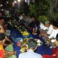 Sekitar ratusan warga membawa tumpeng dengan menggelarnya di setiap dusun mulai pukul 18.00 Wib sambil memanjatkan doa bersama, Kamis (2/7/20).