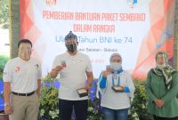 Bertempat di Pendopo Aula Kecamatan Bekasi Selatan Kota Bekasi, Wakil Wali Kota Bekasi Tri Adhianto beserta Istri Wiwiek Hargono hadiri ulang tahun BNI ke 74. Minggu, (5/7/20).