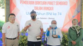 Bertempat di Pendopo Aula Kecamatan Bekasi Selatan Kota Bekasi, Wakil Wali Kota Bekasi Tri Adhianto beserta Istri Wiwiek Hargono hadiri ulang tahun BNI ke 74. Minggu, (5/7/20).