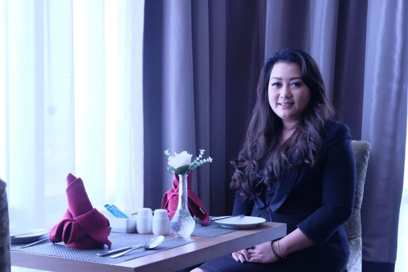 Friska Sondang Utami sebagai General Manager wanita pertama di hotel Harper Cikarang.