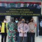 Foto: Panglima TNI, Jendral TNI Hadi Tjahyanto dan Kepala Kepolisian RI, Jendral Polisi Listyo Sigit Prabowo untuk memantau jalannya roda pencegahan penanggulangan Covid 19 di salah satu Kecamatan yang ada di Kota Bekasi.