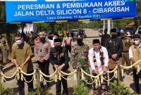 Bertepatan dengan Hari Jadi Kabupaten Bekasi yang Ke-71, Pj. Bupati Bekasi, Dani Ramdan meresmikan akses jalan Delta Silicon 8 yang menghubungkan langsung Jalan Cikarang - Cibarusah dengan kawasan industri, Minggu (15/8/2021).