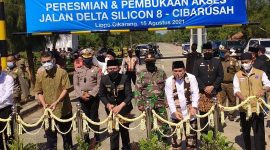 Bertepatan dengan Hari Jadi Kabupaten Bekasi yang Ke-71, Pj. Bupati Bekasi, Dani Ramdan meresmikan akses jalan Delta Silicon 8 yang menghubungkan langsung Jalan Cikarang - Cibarusah dengan kawasan industri, Minggu (15/8/2021).