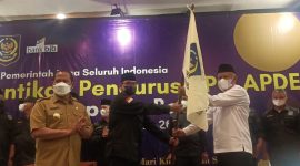 Asosiasi Pemerintahan Desa Seluruh Indonesia (Apdesi) Kabupaten Bekasi resmi dikomandoi Bahrudin SE hingga 2026. Pelantikan Bahrudin dan pengurus lainnya berlangsung di Hotel Prime Plaza, Purwakarta, Senin, 13 Desember 2021.