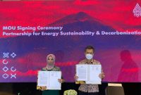 PT. Jababeka Tbk berkomitmen mendukung upaya pemerintah dalam pengurangan emisi karbon pada tahun 2030, dengan melakukan penandatangan Nota Kesepahaman (MoU) dengan PT. Pertamina (Persero) dalam pengembangan Green Industrial Estate.